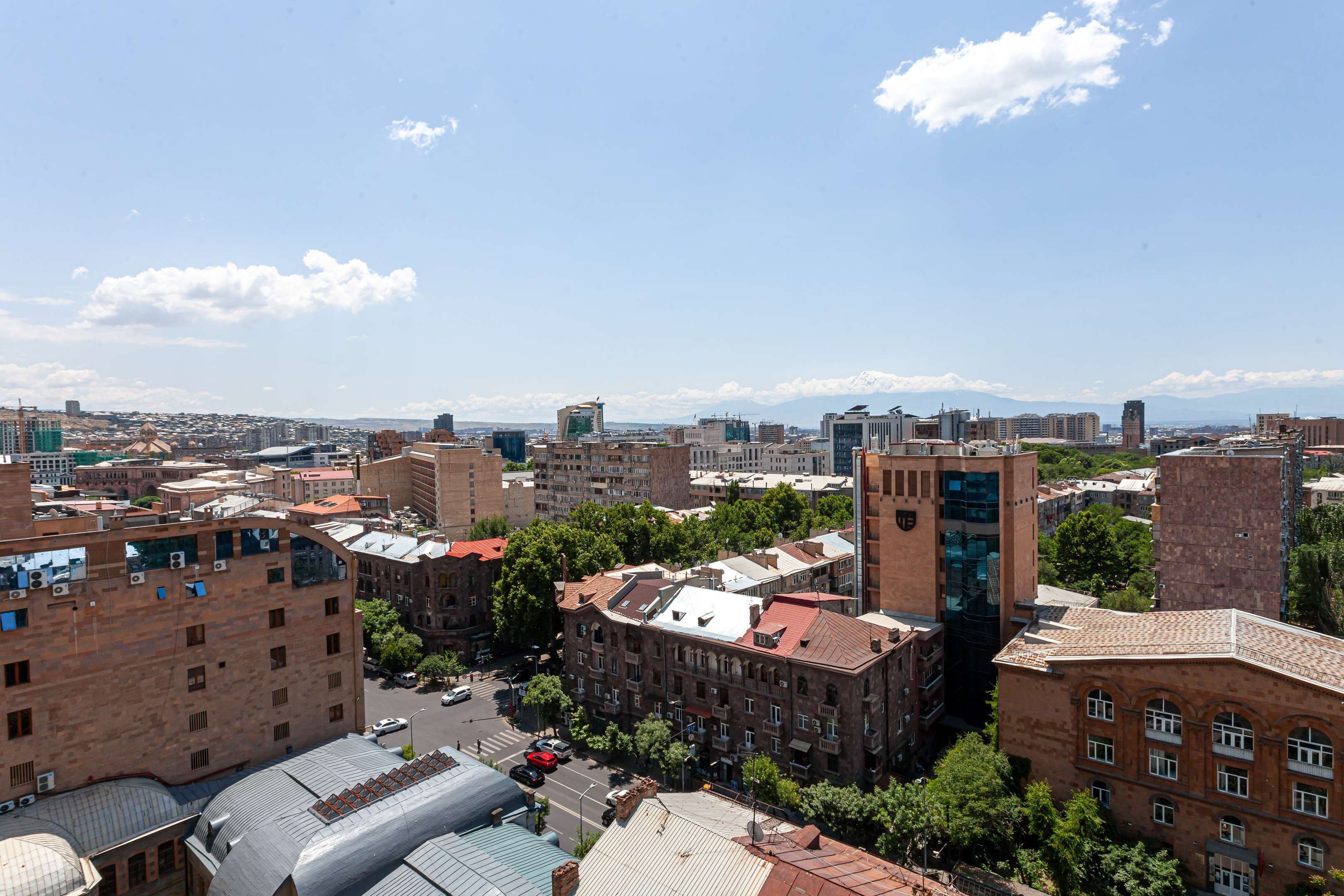 Koghbatsi 16-120 * — Բնակարան · Երևան · 12