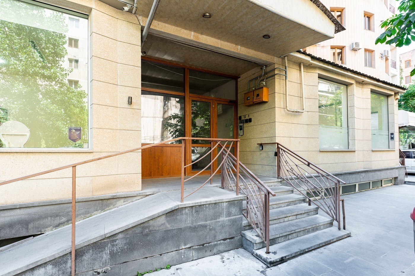 Yekmalyan 1-42/2 * — Բնակարան · Երևան · 37